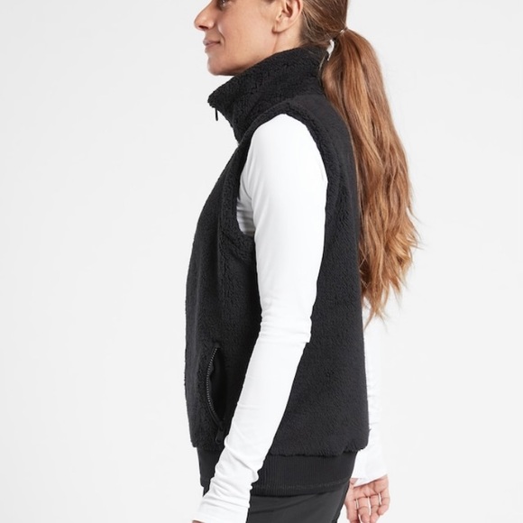 NWOT - Athleta Tugga Black Sherpa Vest, Small Petite - Picture 3 of 7
